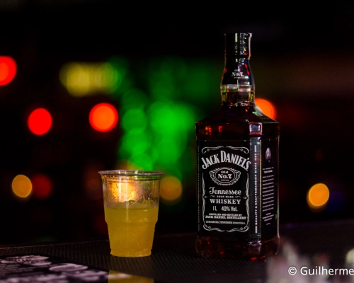 Gastrobar de futebol com drinks de Messi e CR7 fatura R$ 1,5 mi